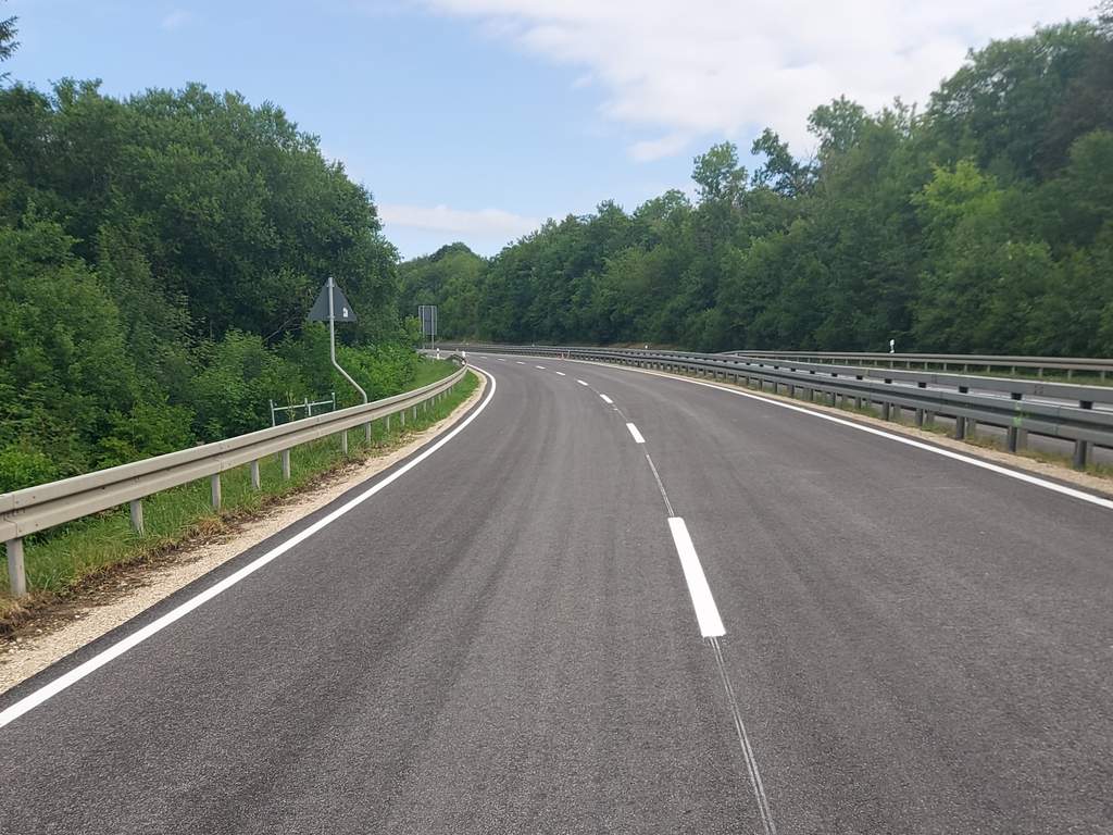 Die fertige Fahrbahn in optimierter Bauwese erstellt