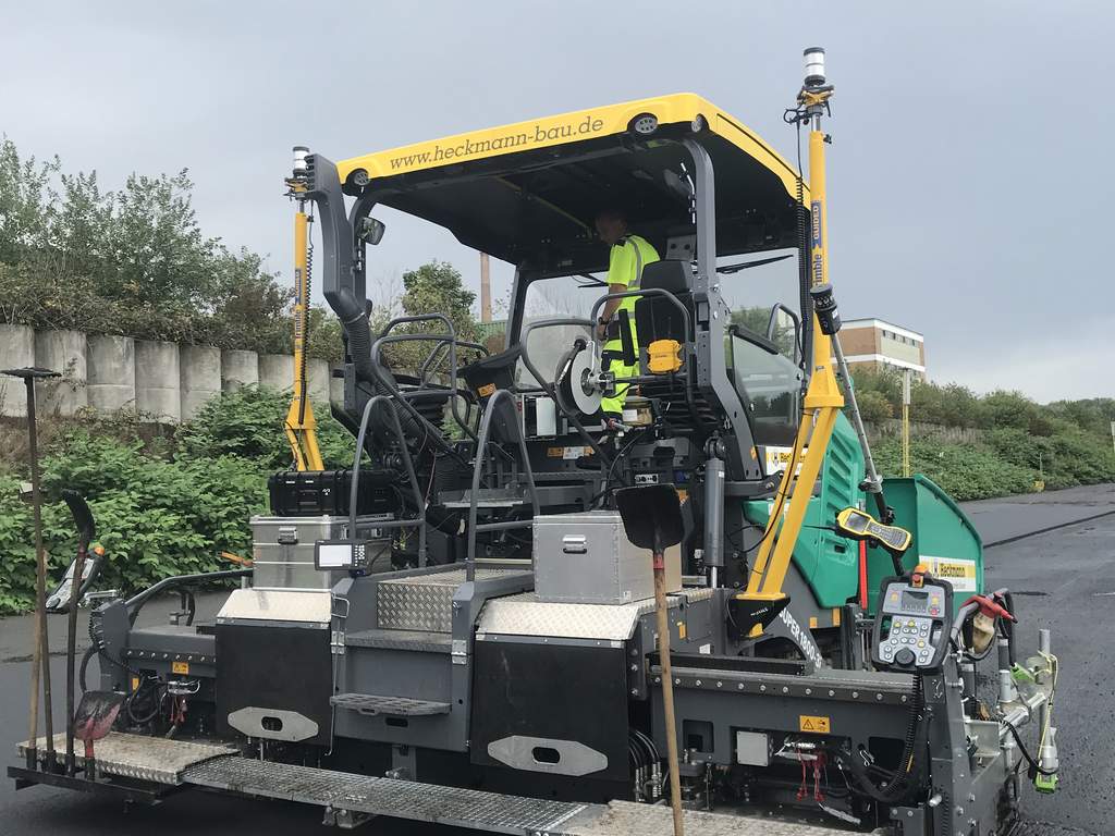 Vögele SUPER 1800-3i mit Trimble Roadworks 3D-System