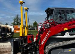 6-Wege-Planierschild mit Trimble Earthworks 3D-Steuerung