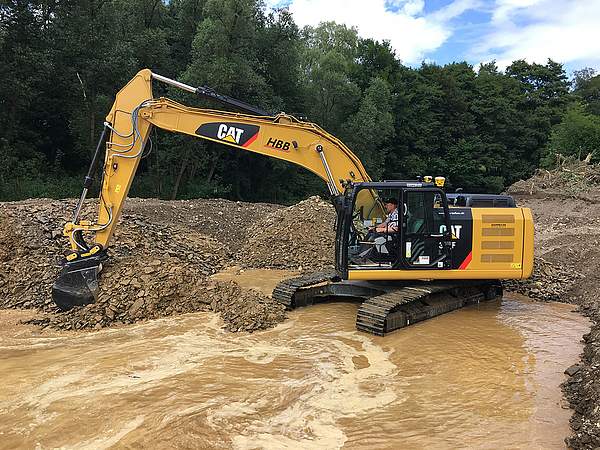 HBB GmbH, Bad Berleburg: Als die Anschaffung eines Kettenbaggers anstand, entschied sich Geschäftsführer Hermann Böhl für die brandneue Trimble Earthworks Baggersteuerung