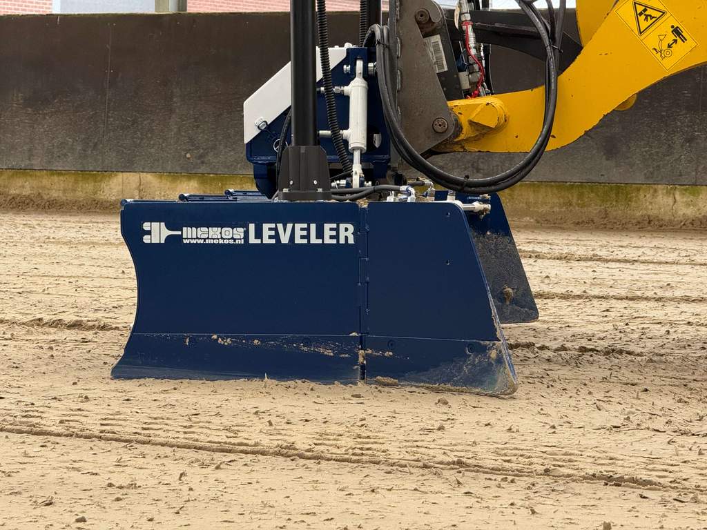 Mit dem System erreichen werden millimetergenaue Nivellierungen von Materialien wie Sand oder Kies erzielt.