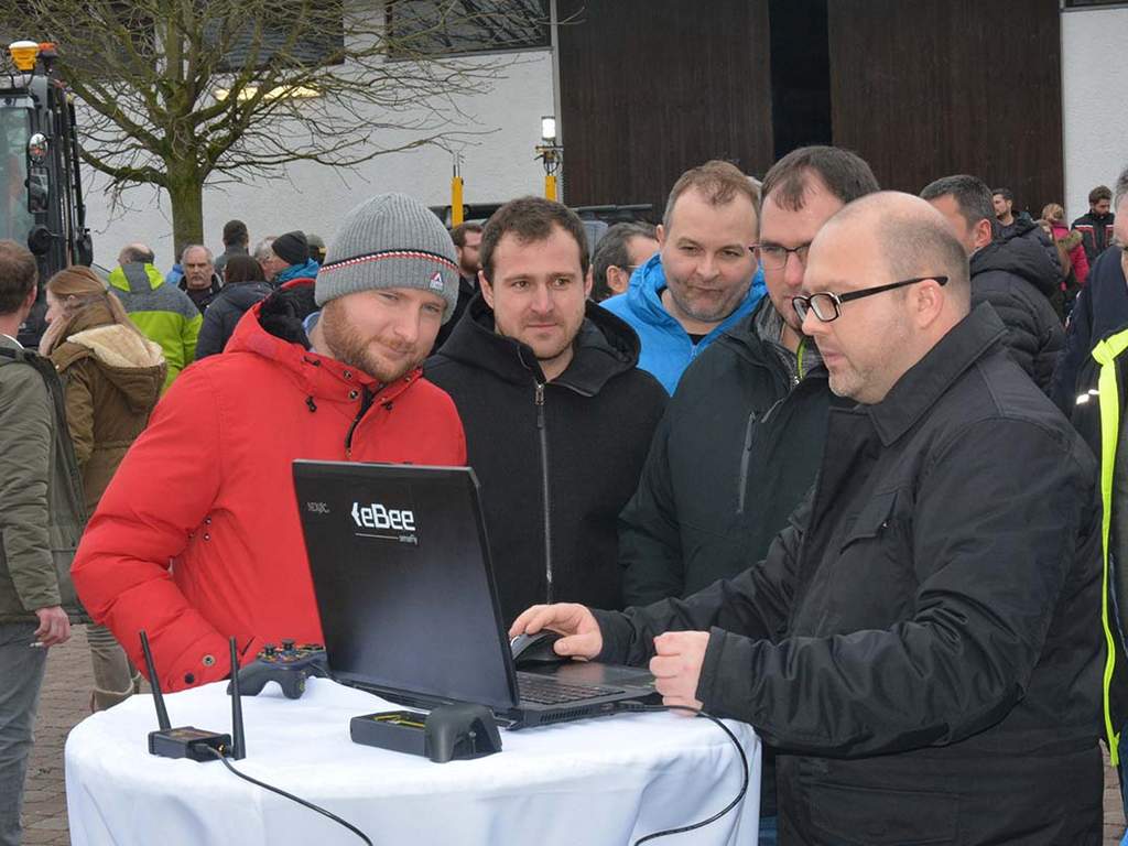 Fachgespräche und praxisnahe Vorführung vor Ort machen die SCLs zu einem ganz besonderen Erlebnis